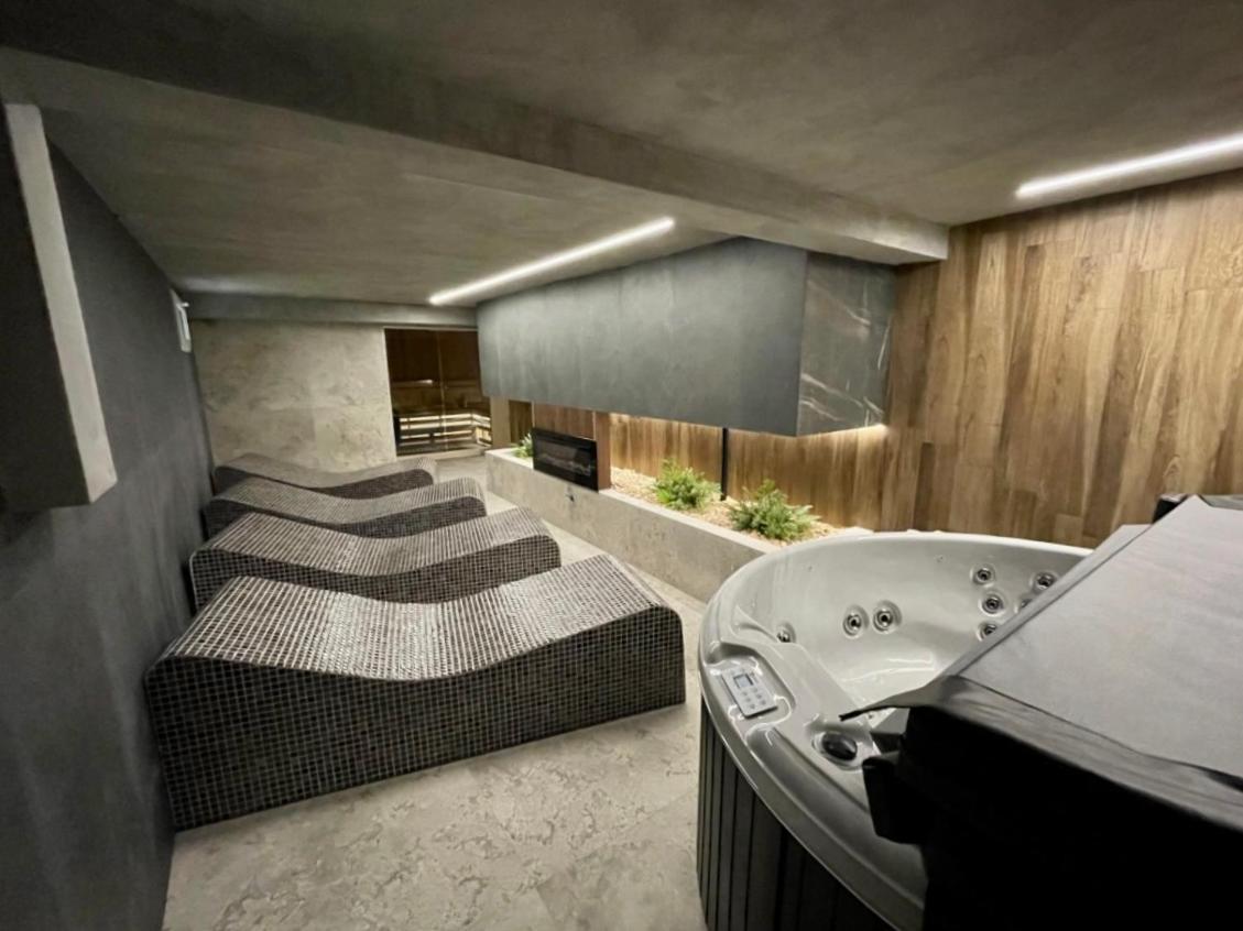 Hotel Restaurant & Spa Les Planets Les Rasses Eksteriør billede