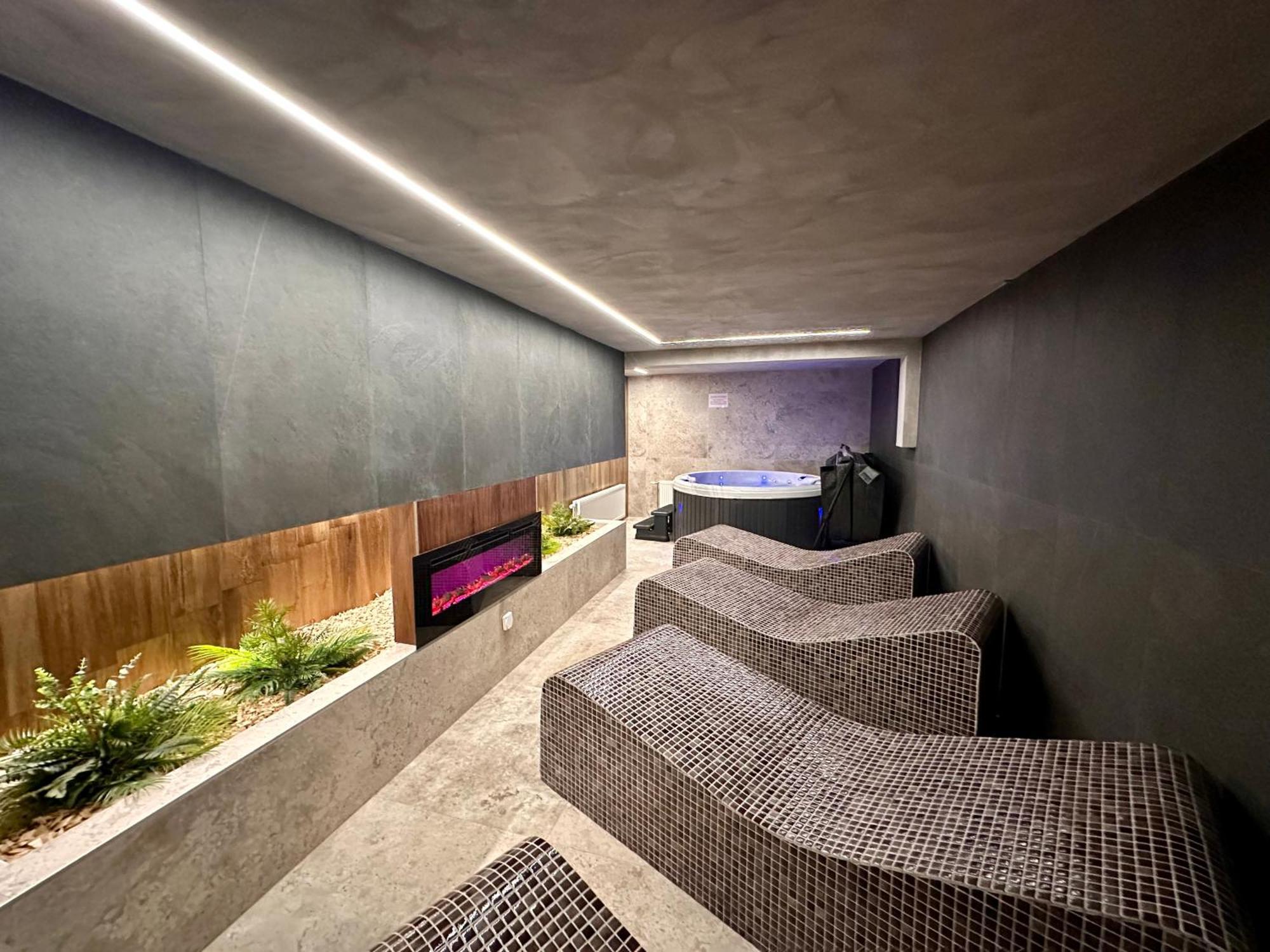 Hotel Restaurant & Spa Les Planets Les Rasses Eksteriør billede