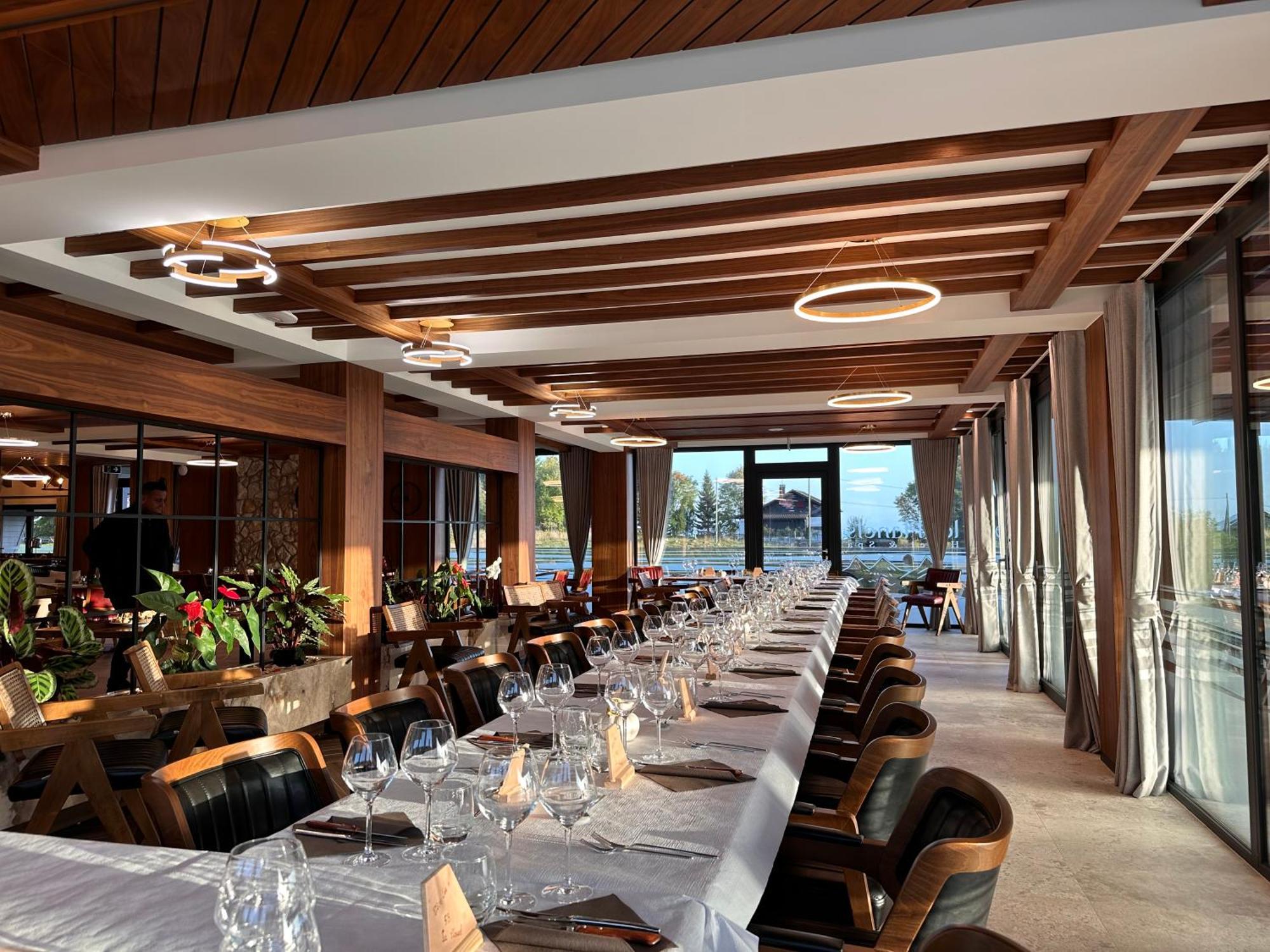 Hotel Restaurant & Spa Les Planets Les Rasses Eksteriør billede