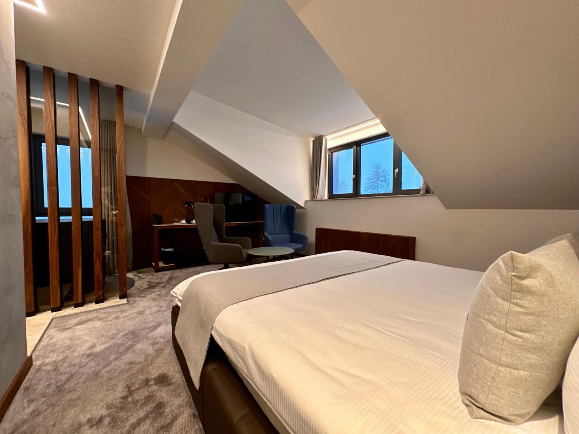 Hotel Restaurant & Spa Les Planets Les Rasses Eksteriør billede